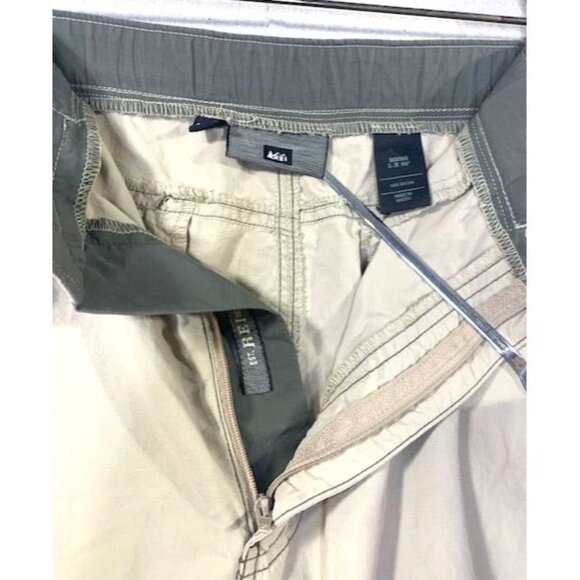 REI Men's Beige Lightweight Nylon Convertible Large x32 Cargo Pants - Picture 4 of 9